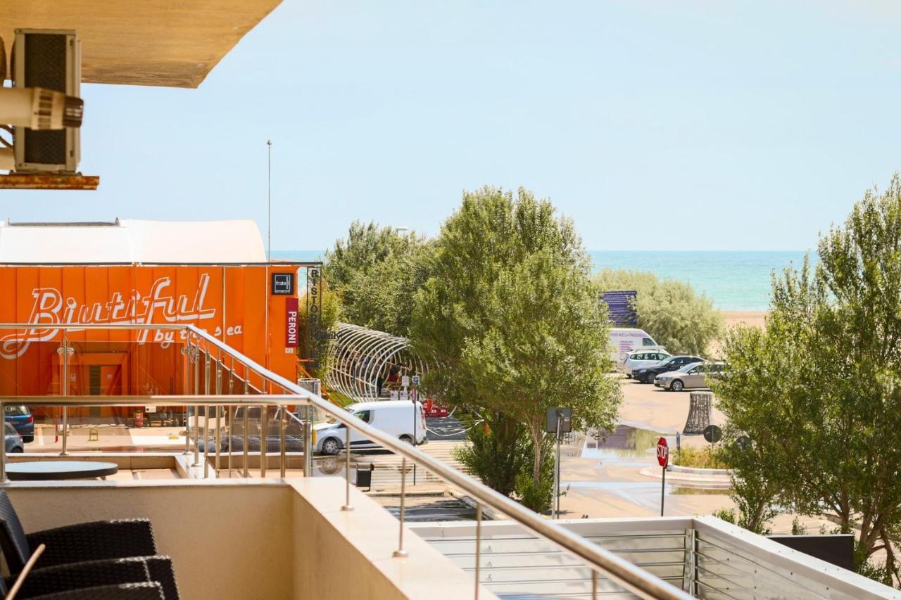 Fratelli Apartments Summerland Mamaia Eksteriør billede